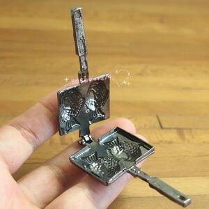 Dollhouse Miniature Fish Shape Waffle Cookware pretend play cooking Metal Toy